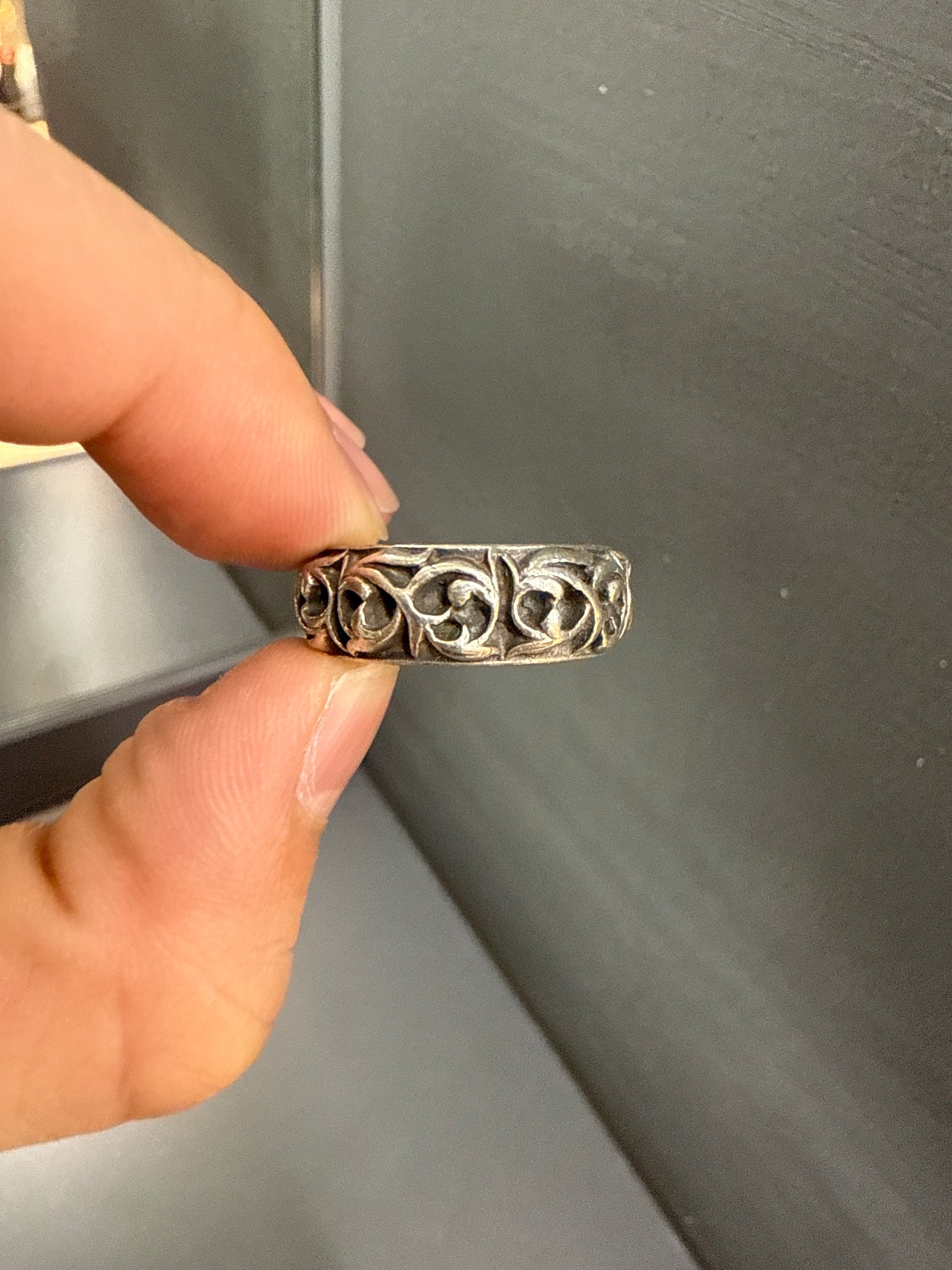 Chrome Hearts eternity vine band ring