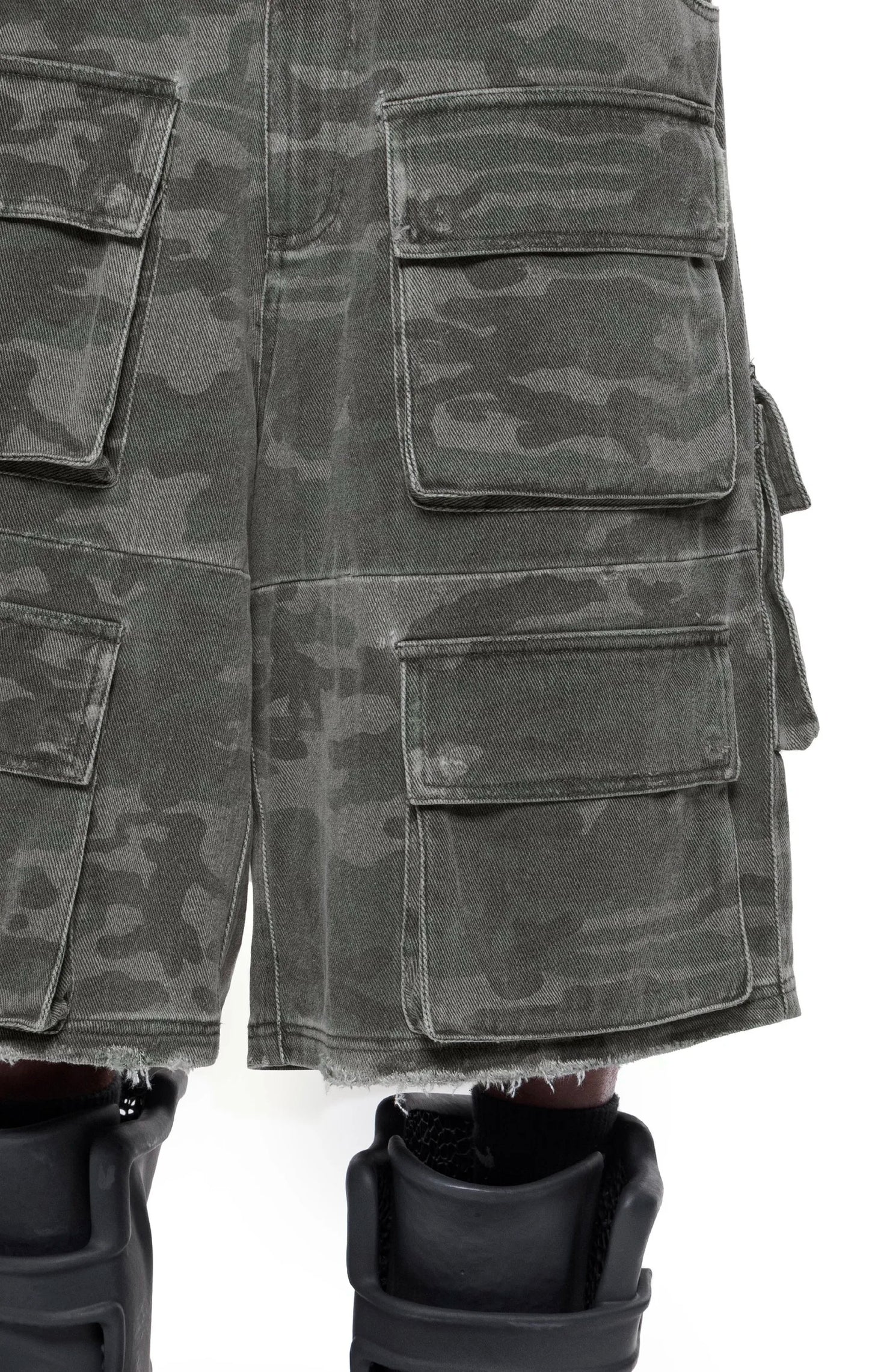 ADF CAMO CARGO SHORTS