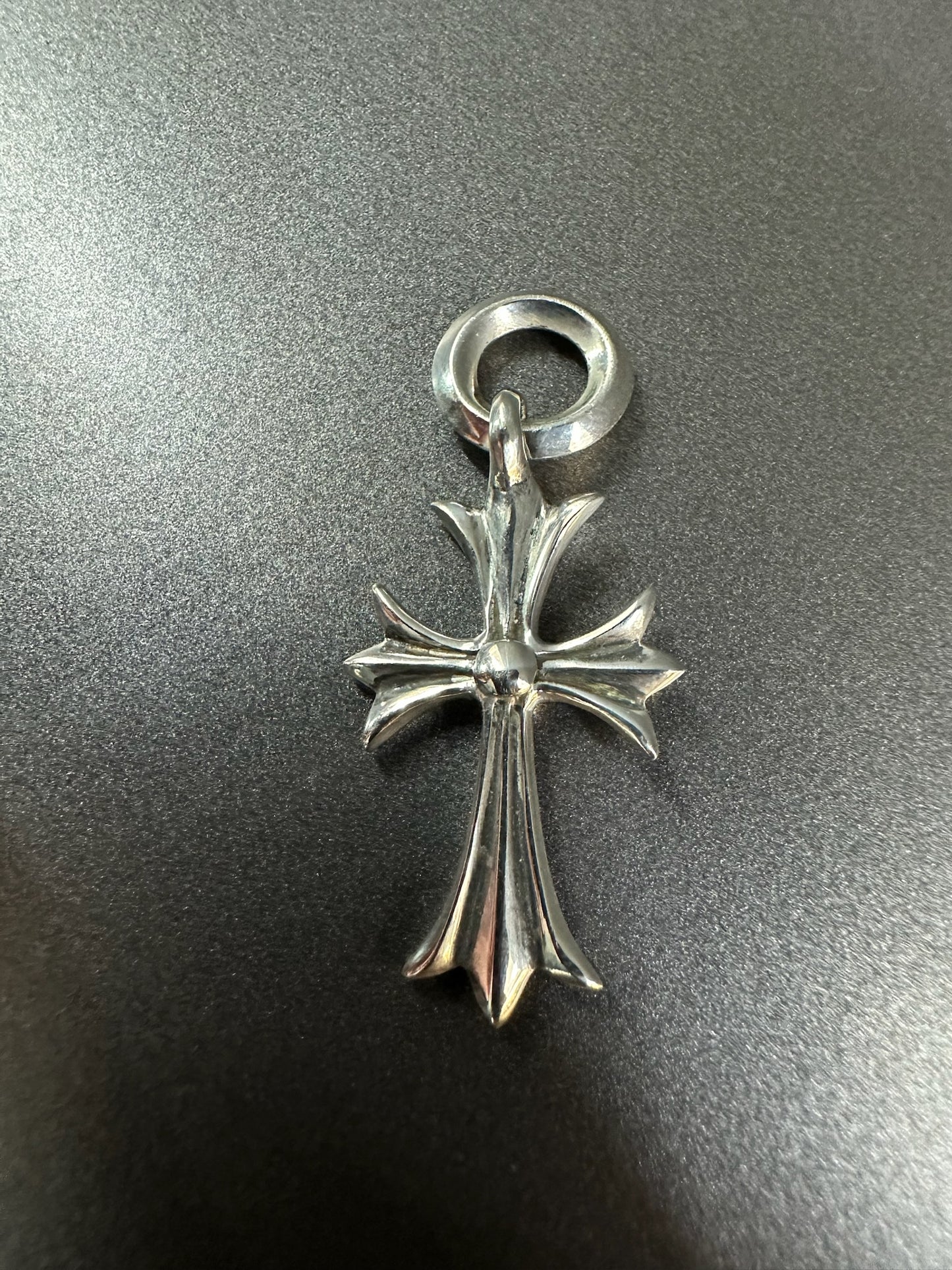Chrome Hearts Tiny Cross pendant