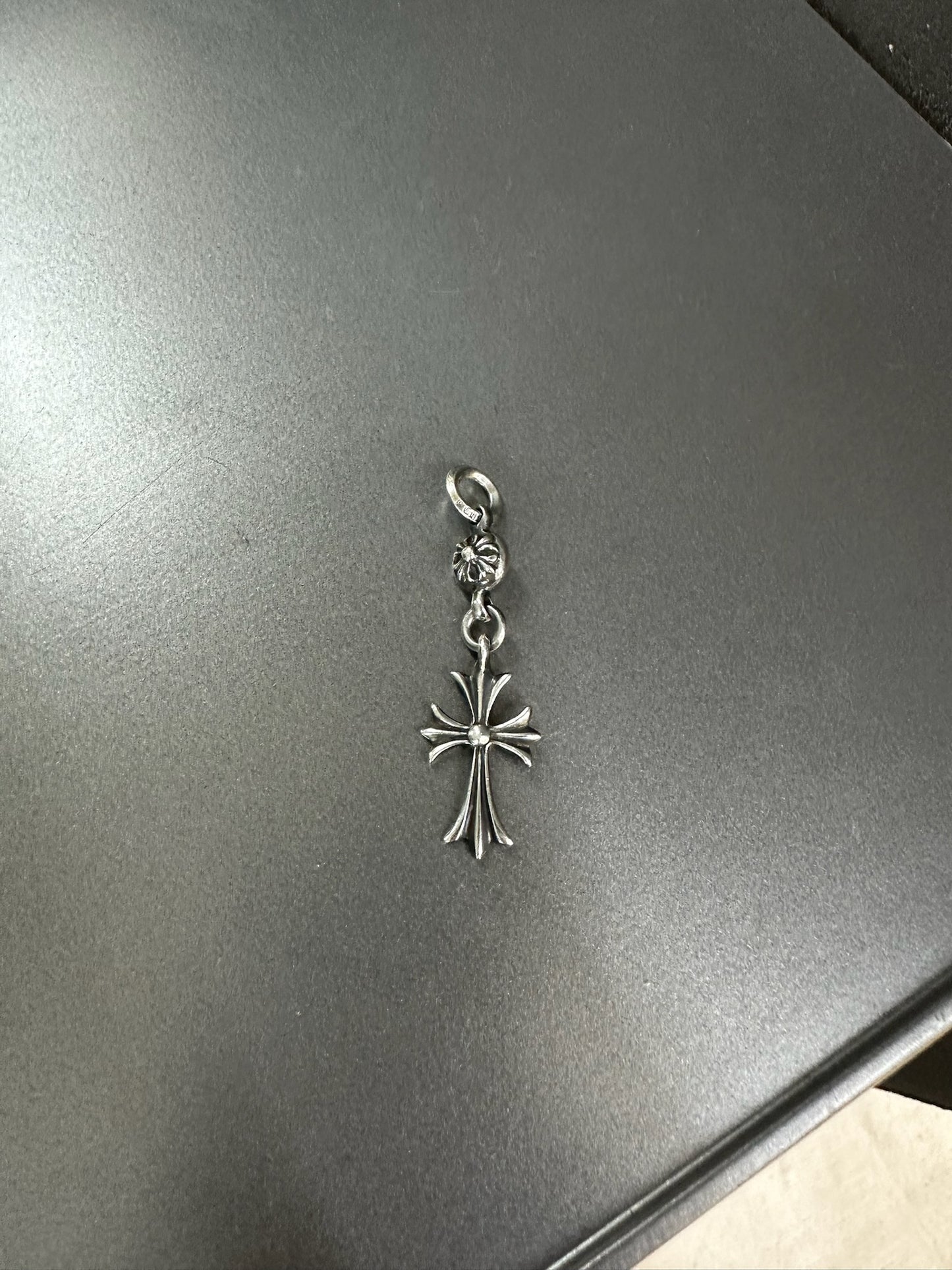 Chrome Hearts Ball Tiny Cross
Pendant