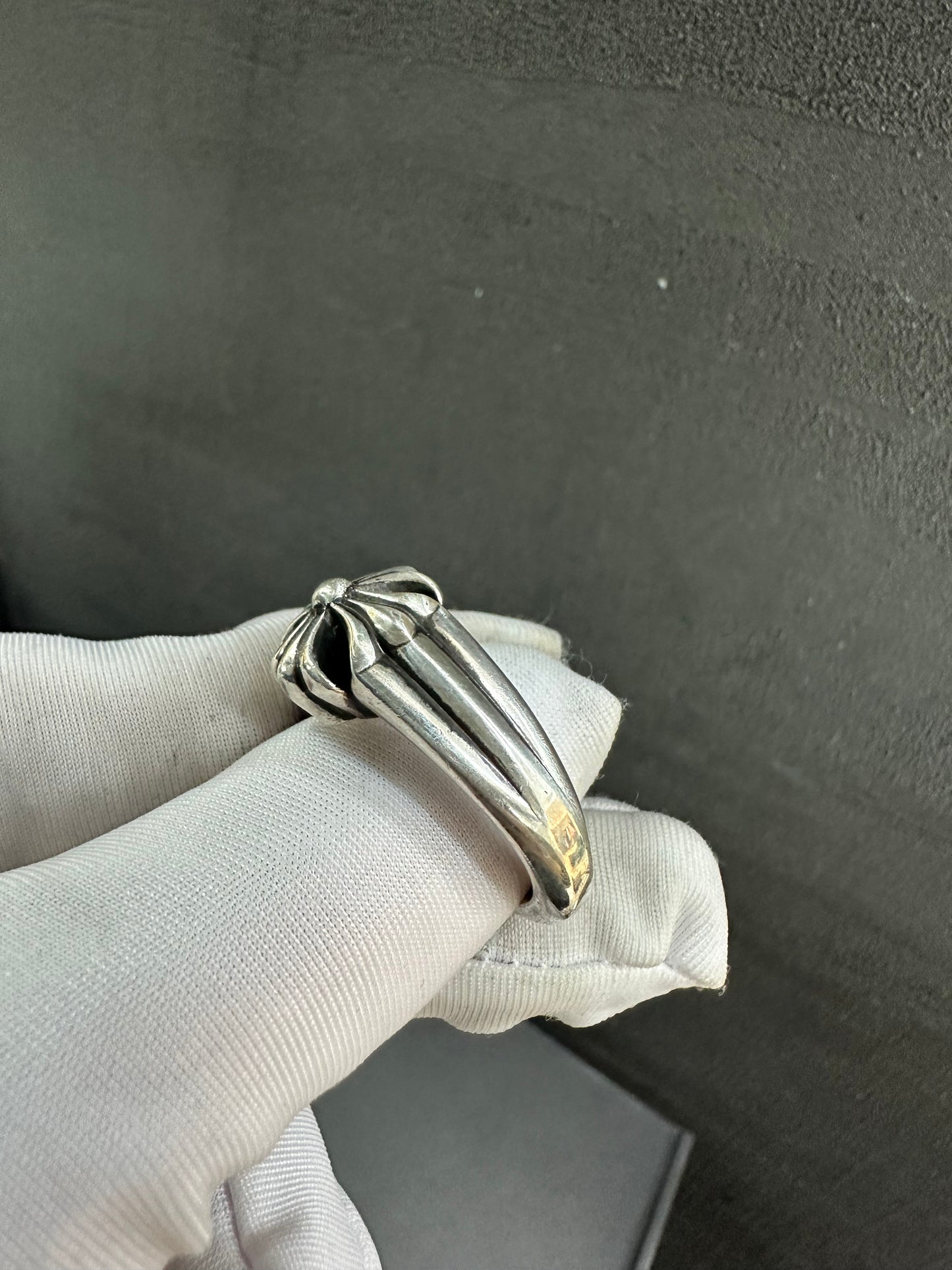 Chrome Hearts Cut Out Maltese Plus Ring