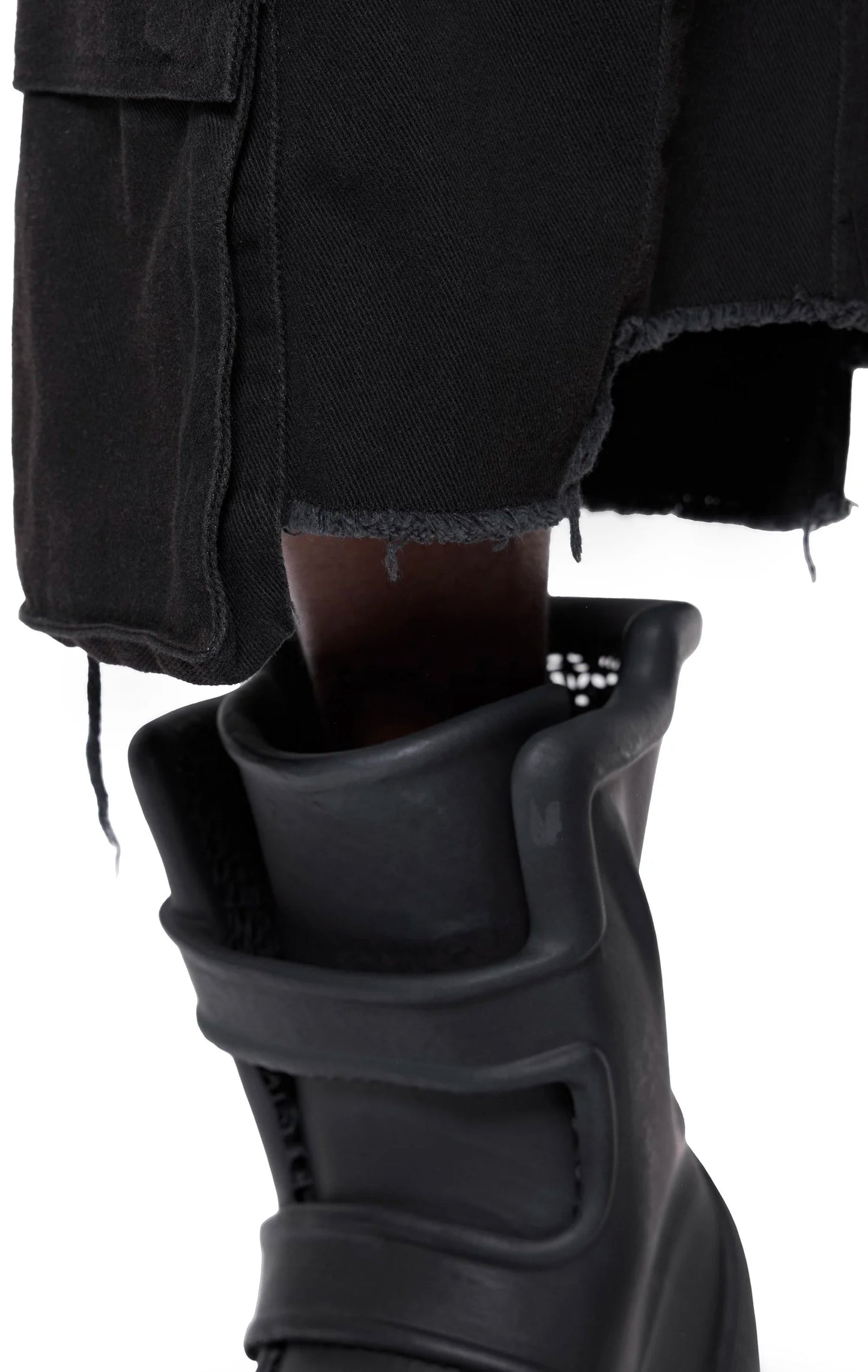ADF DENIM CARGO MEGA SHORTS