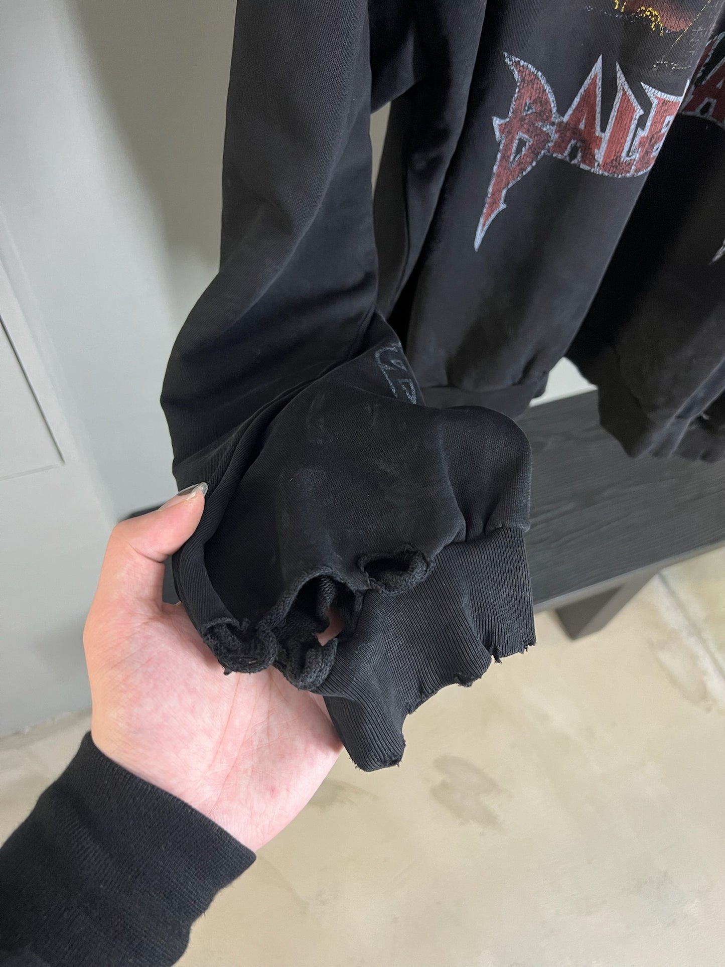 Balenciaga Paris Moon
No Pocket Hoodie