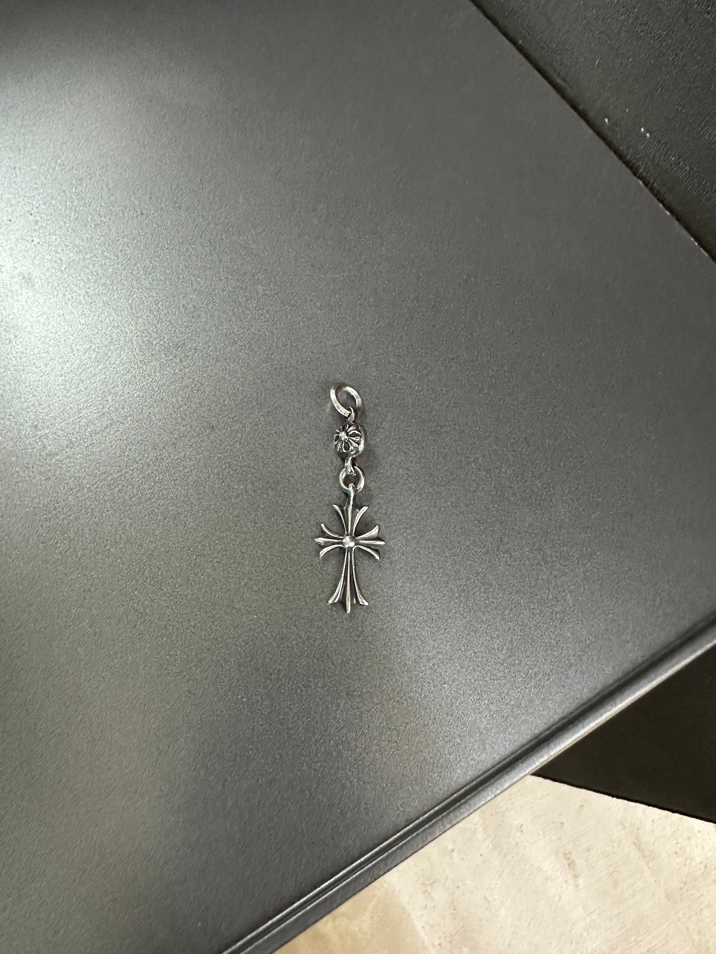 Chrome Hearts Ball Tiny Cross
Pendant