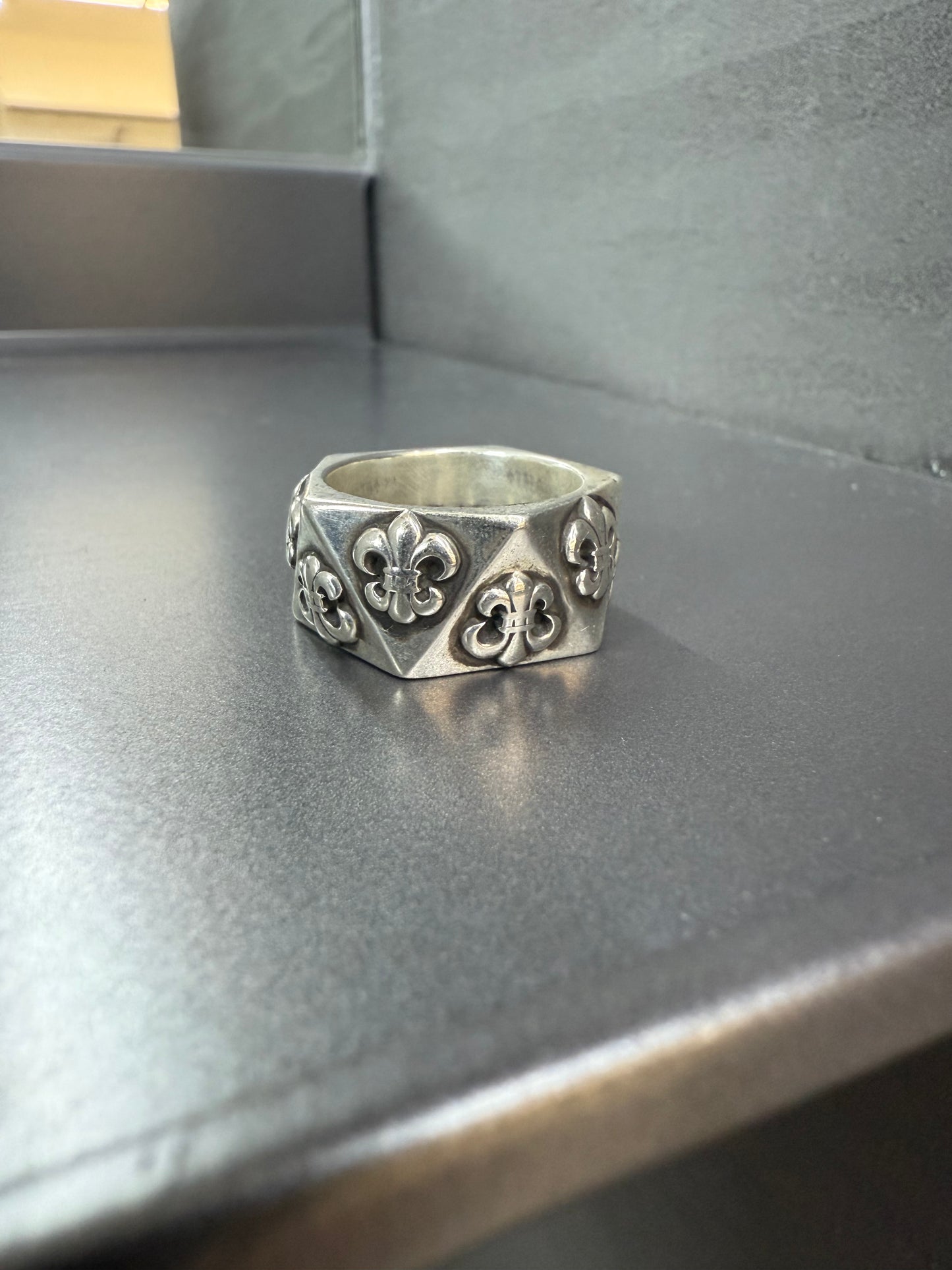Chrome Hearts pentagon fleur ring
