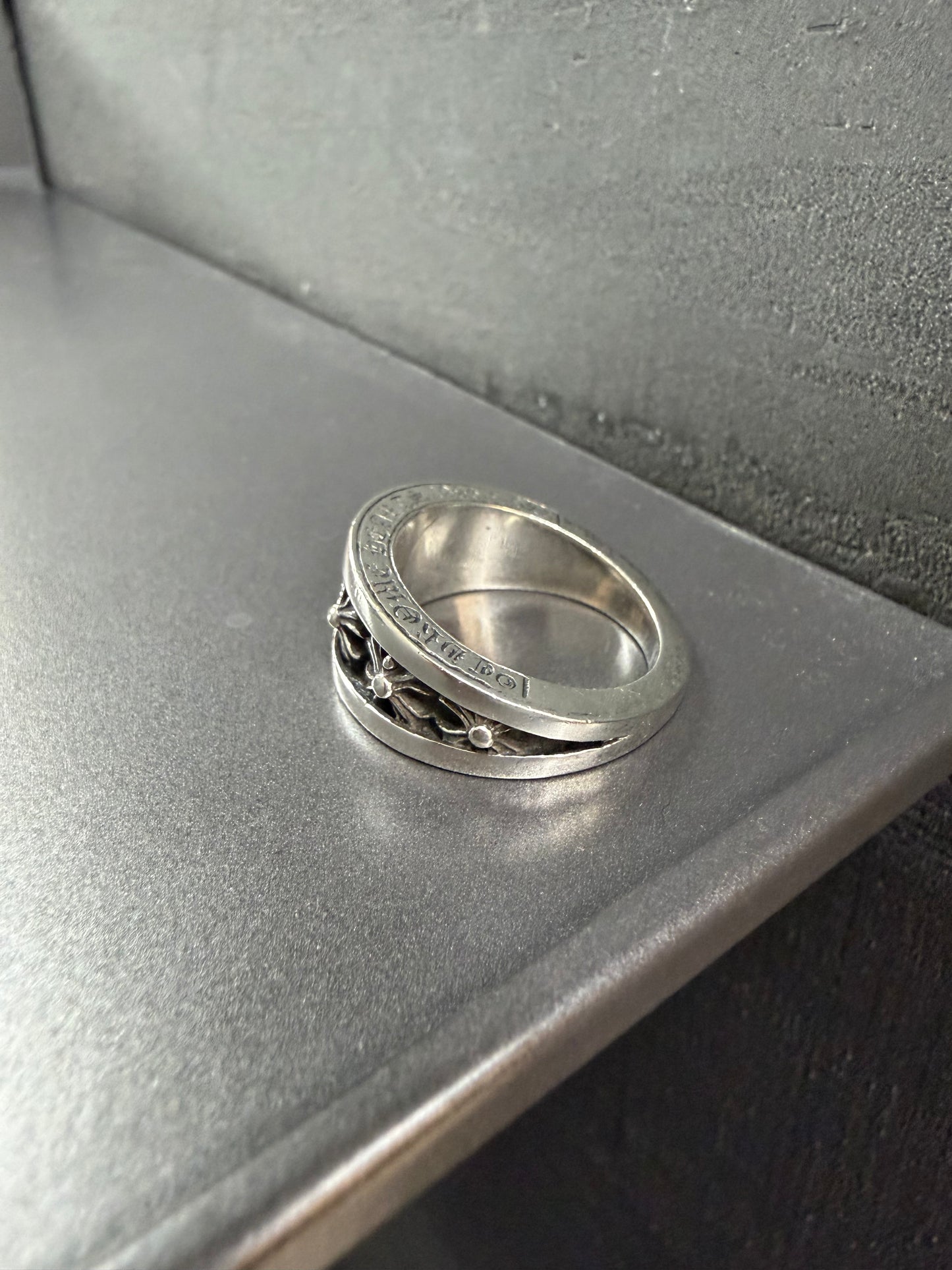 Chrome Hearts Cross V Band Ring
