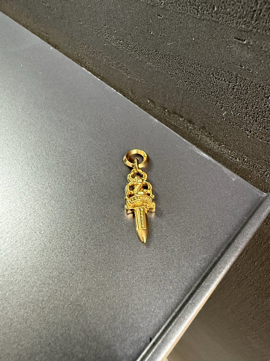 22k dagger pendant