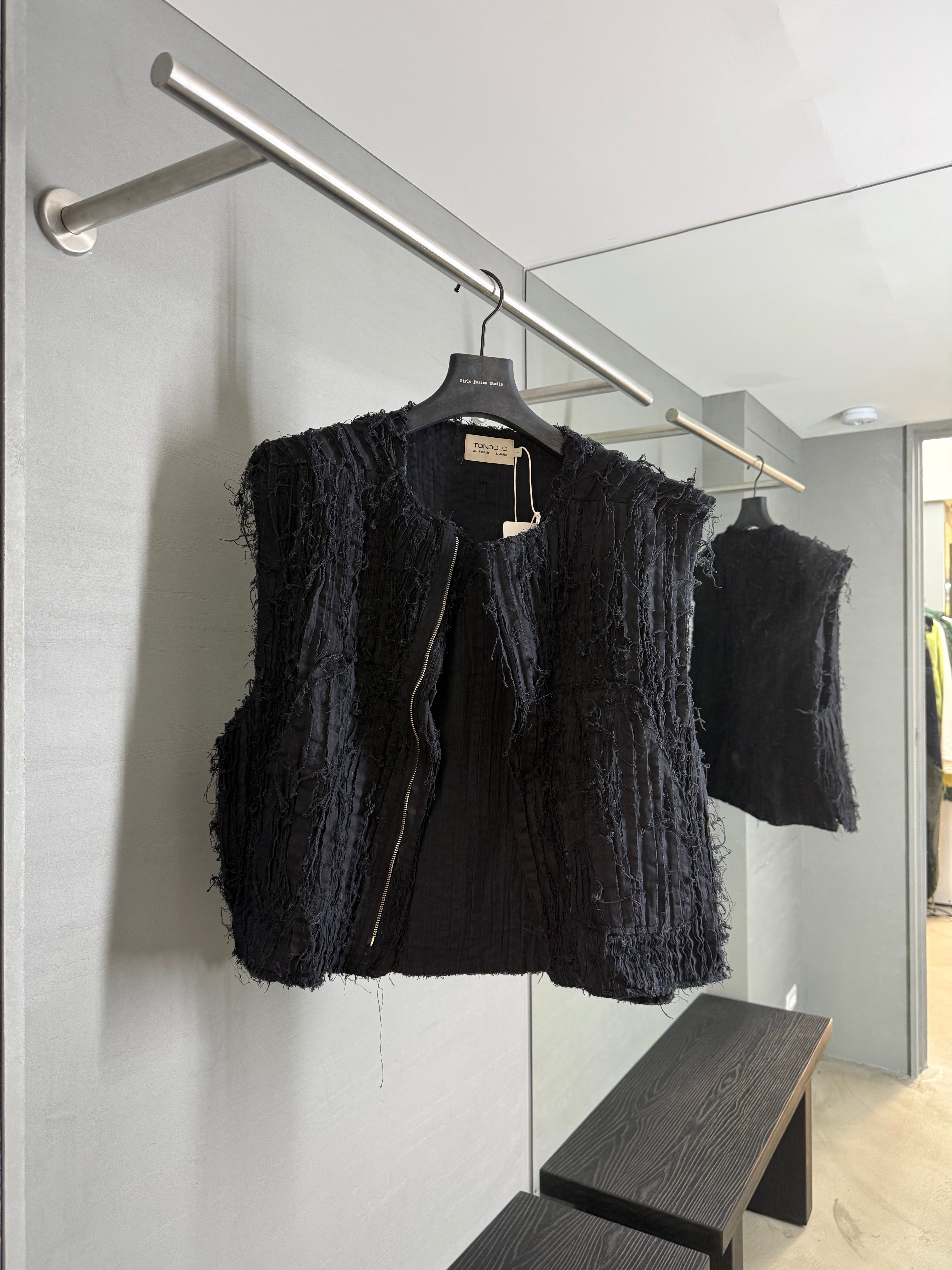 TONDOLO OFF CUT BARK VEST – Style Fusion Studio