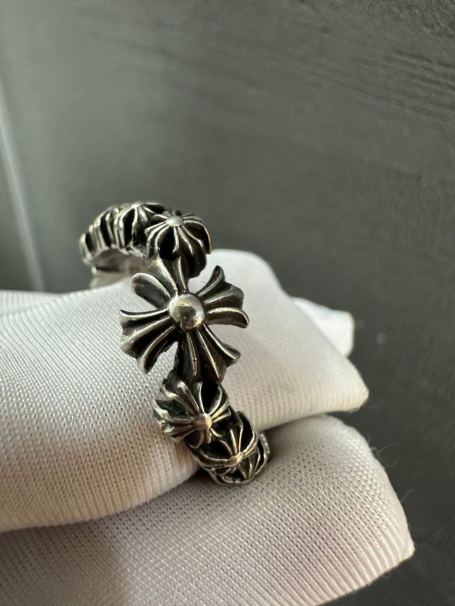 Chrome Hearts Twisted Wave Cross Ring