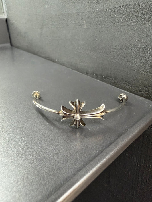 Chrome Hearts Tiny Cross Earring