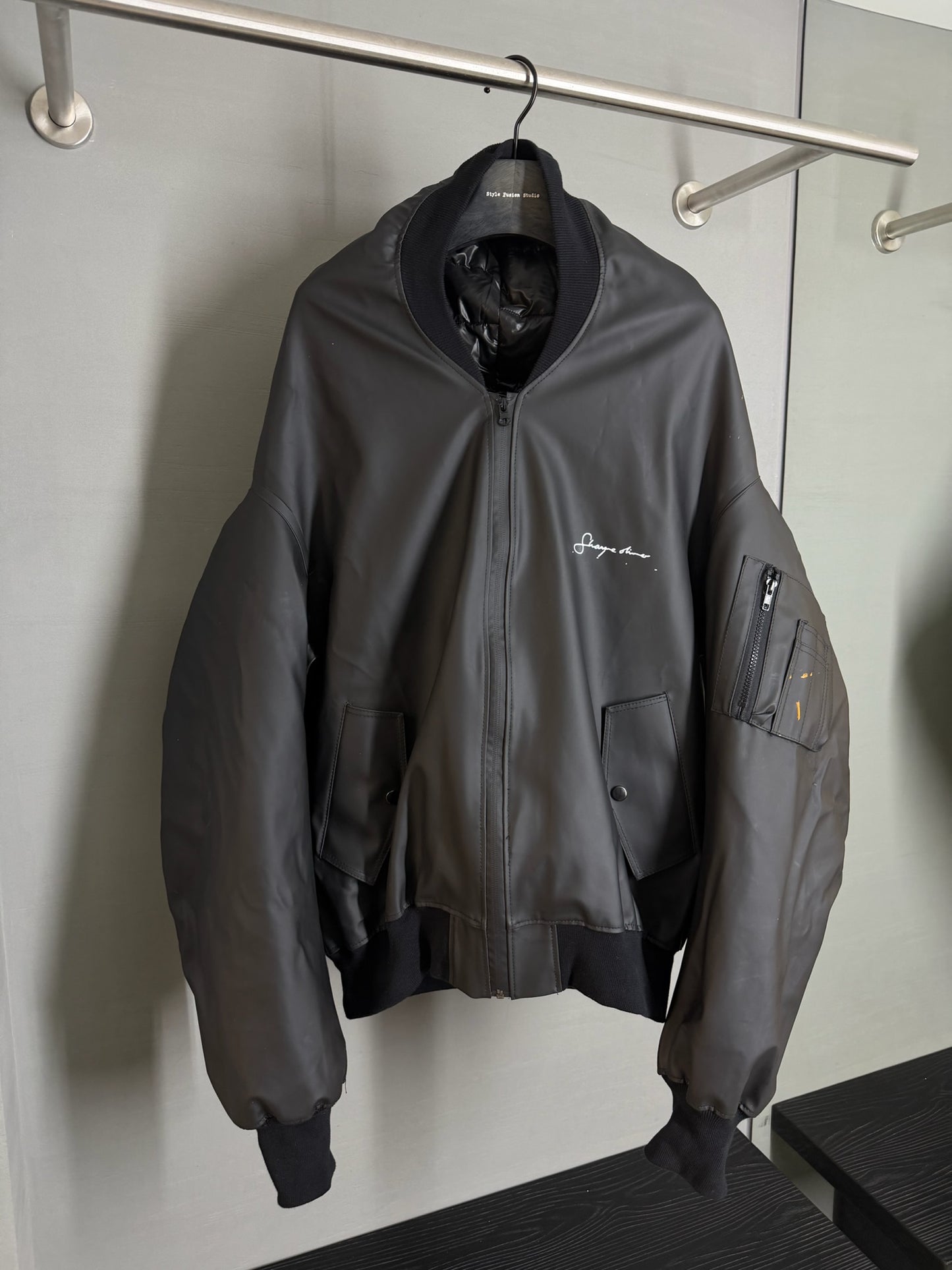 Anonymous Club Notorious Bomber