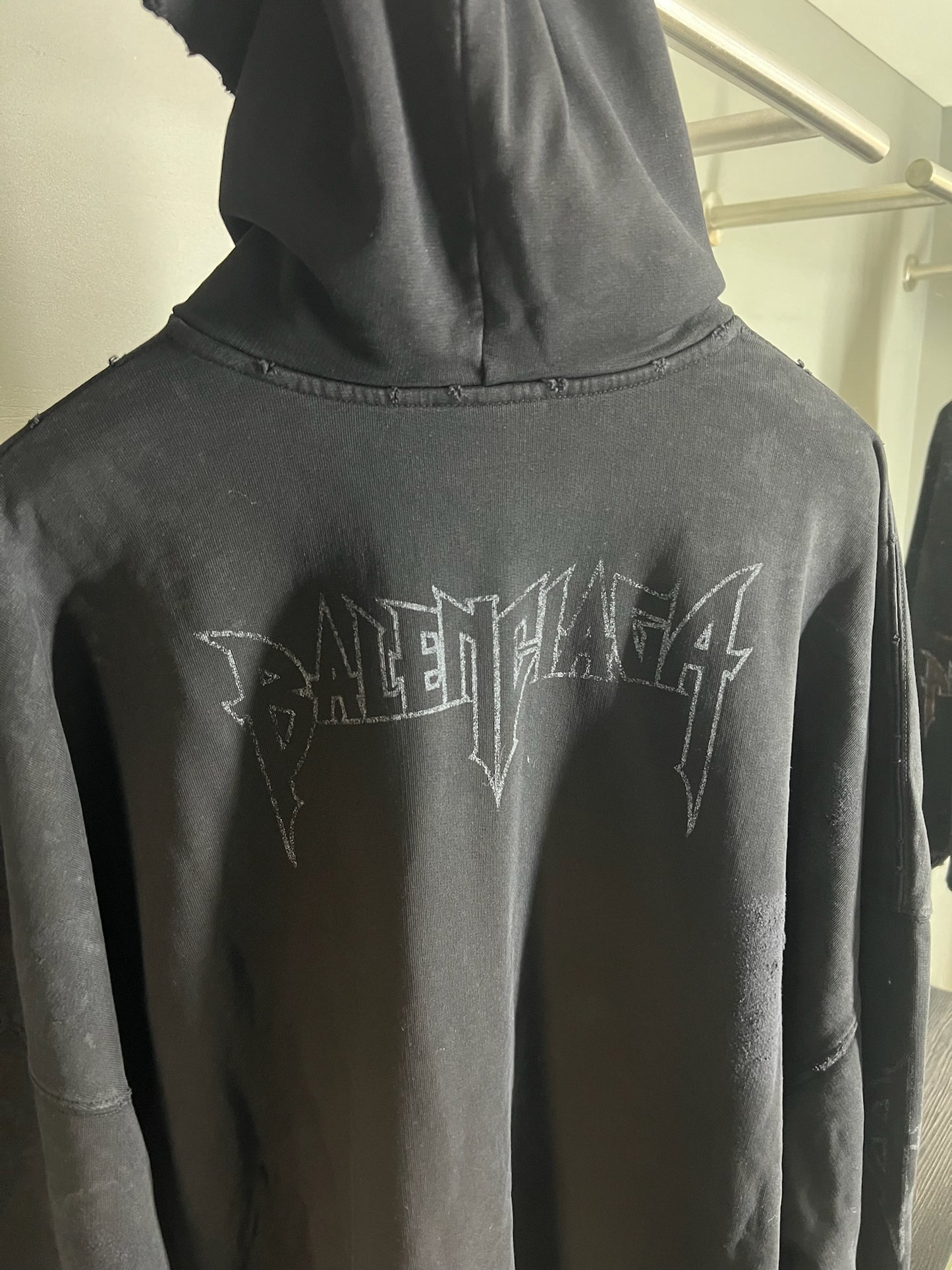 Balenciaga Paris Moon
No Pocket Hoodie