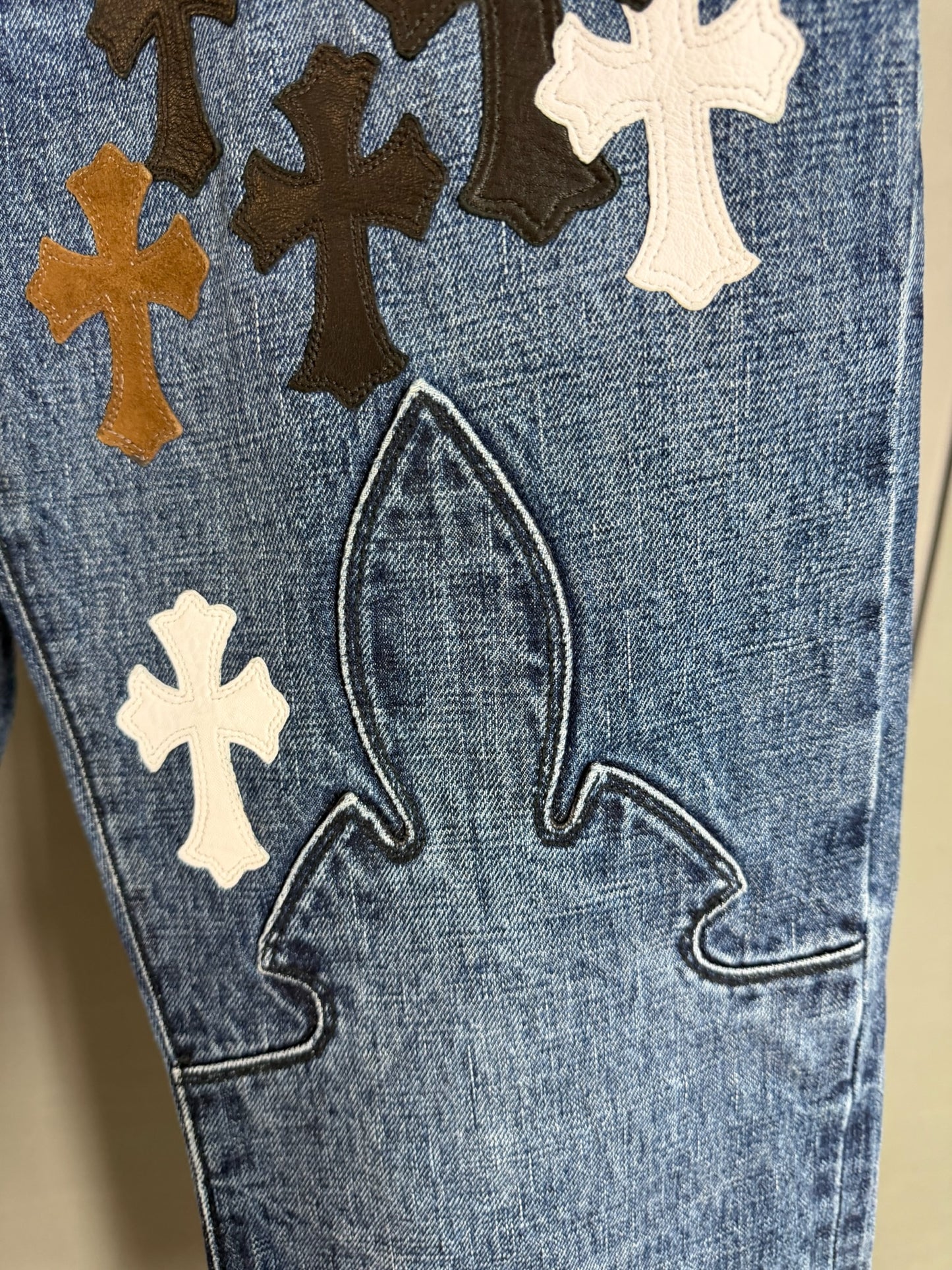 Chrome Hearts Cross Patch Fleur Knee Jeans
