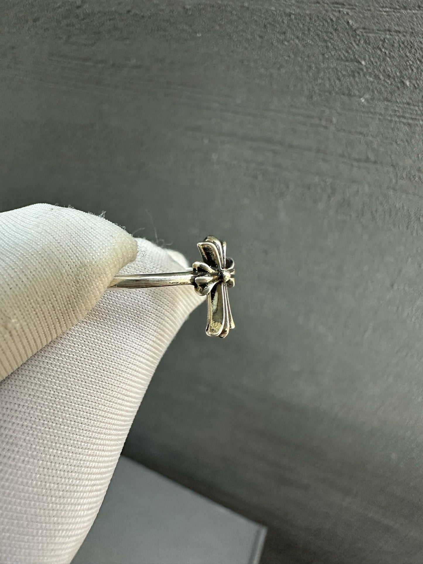 Chrome Hearts Bubblegum Cross Ring