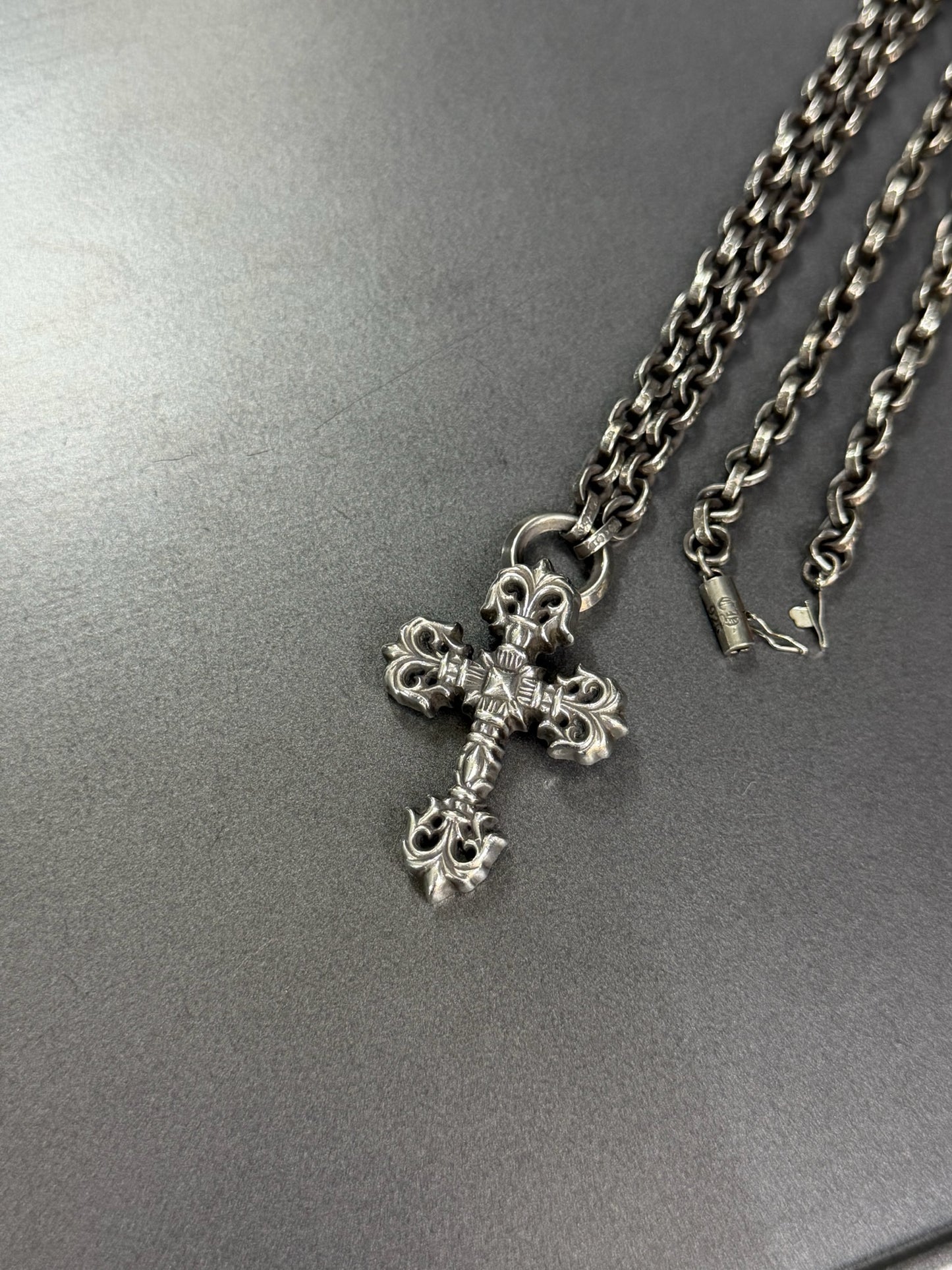Chrome Hearts Filigree Cross Pendant With Paperchain