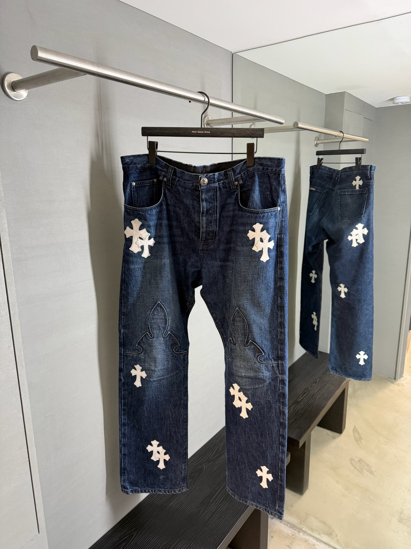 Chrome Hearts Fleur Knee Cross Patch Jeans