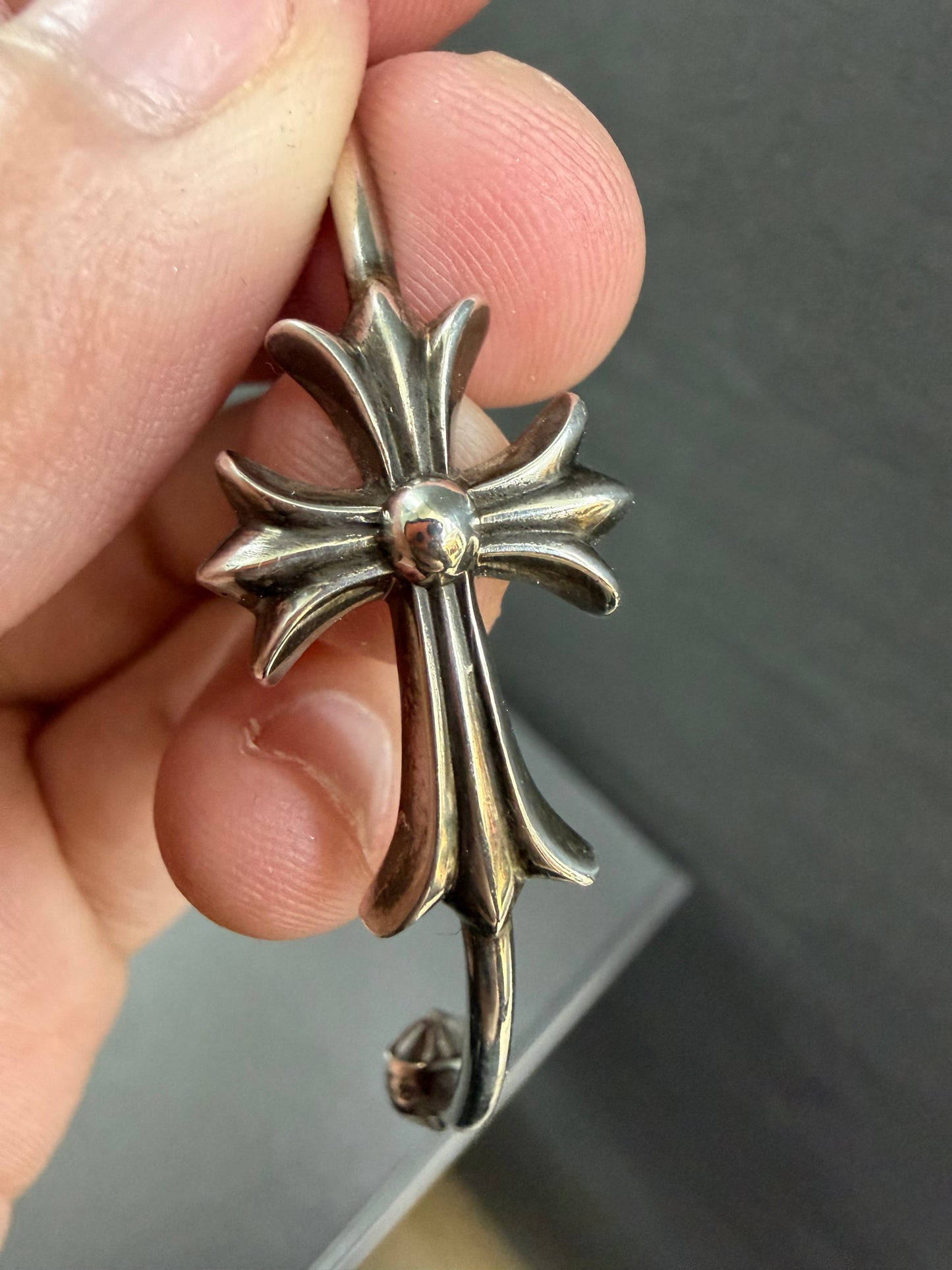 Chrome Hearts Tiny Cross Earring