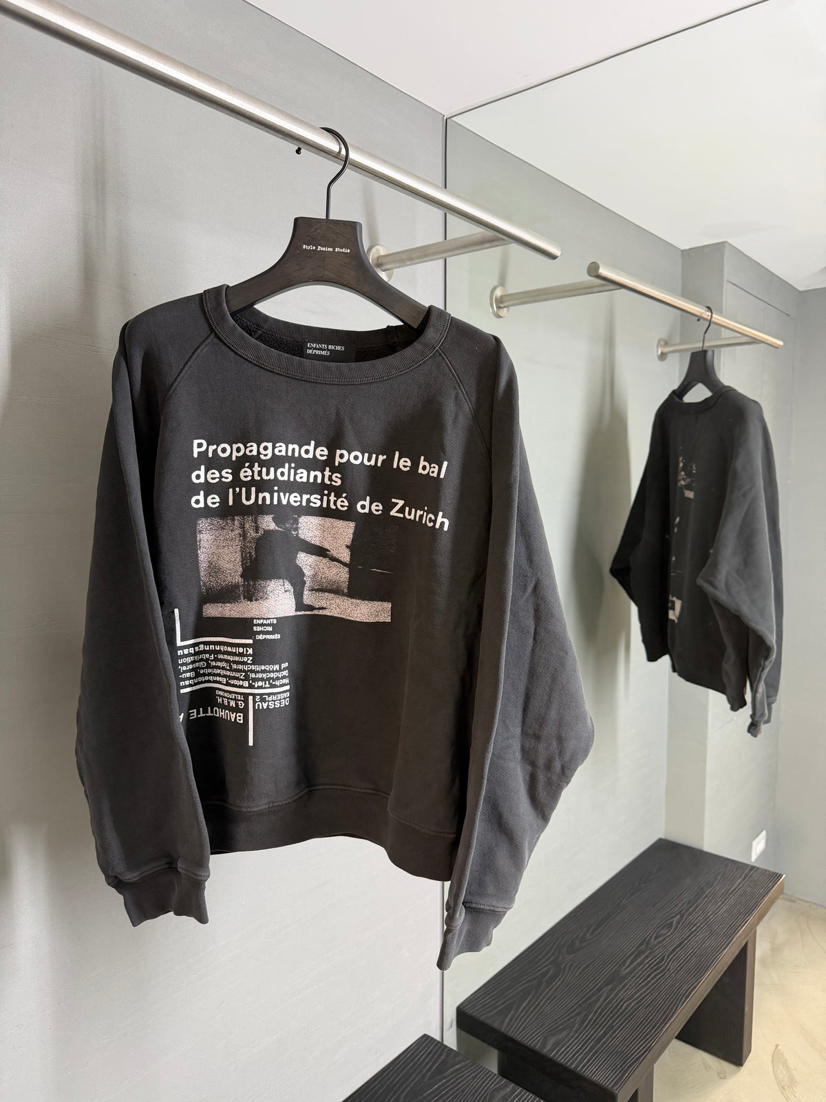 Enfants Riches Déprimés L’université De Zurich Raglan Crewneck