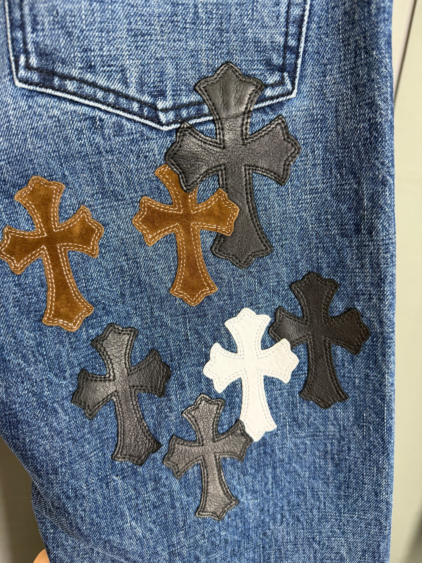 Chrome Hearts Fleur Knee Cross Patch Jeans