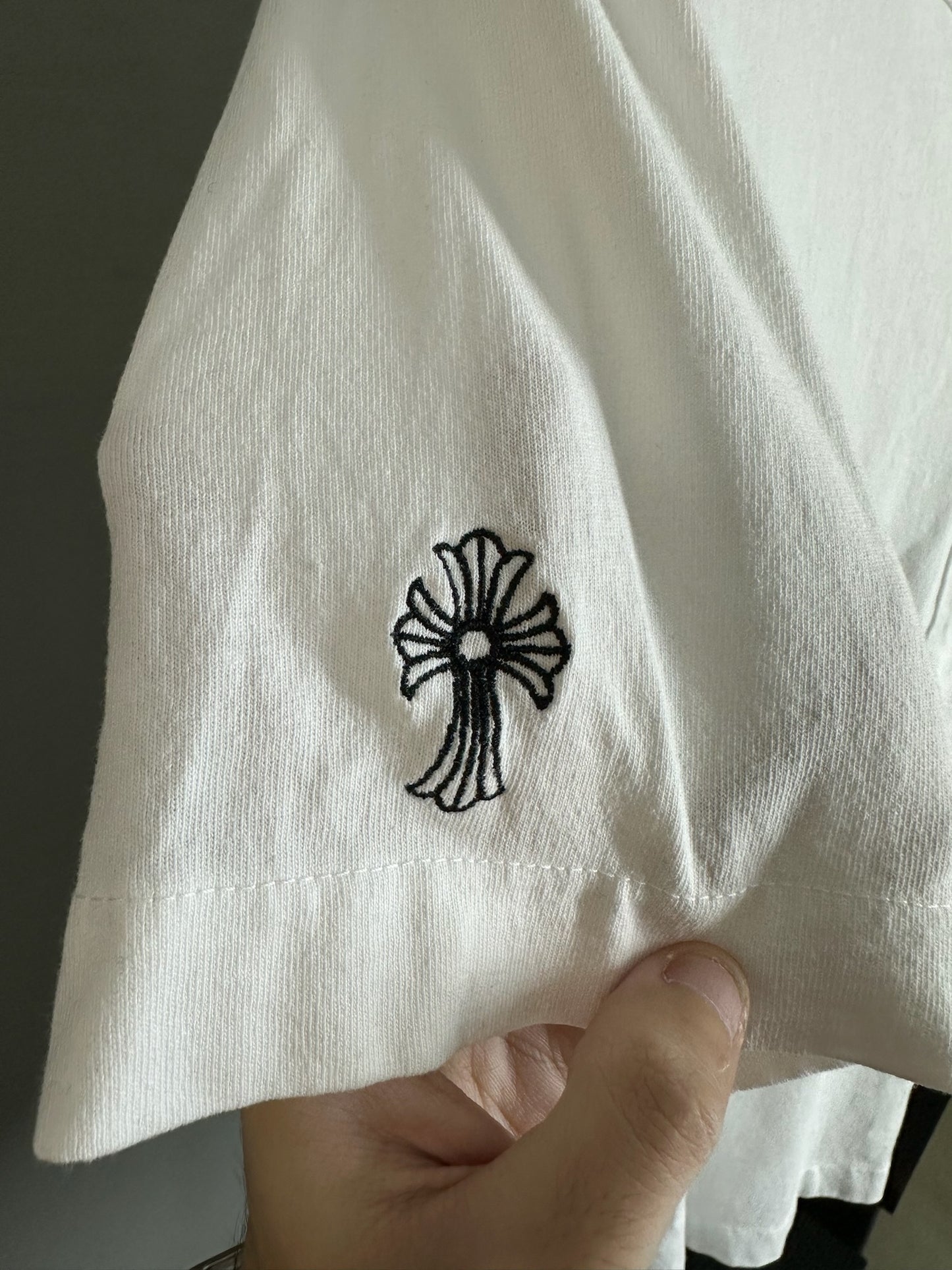 Chrome Hearts Sanskrit
Cross Embroidered T-shirt