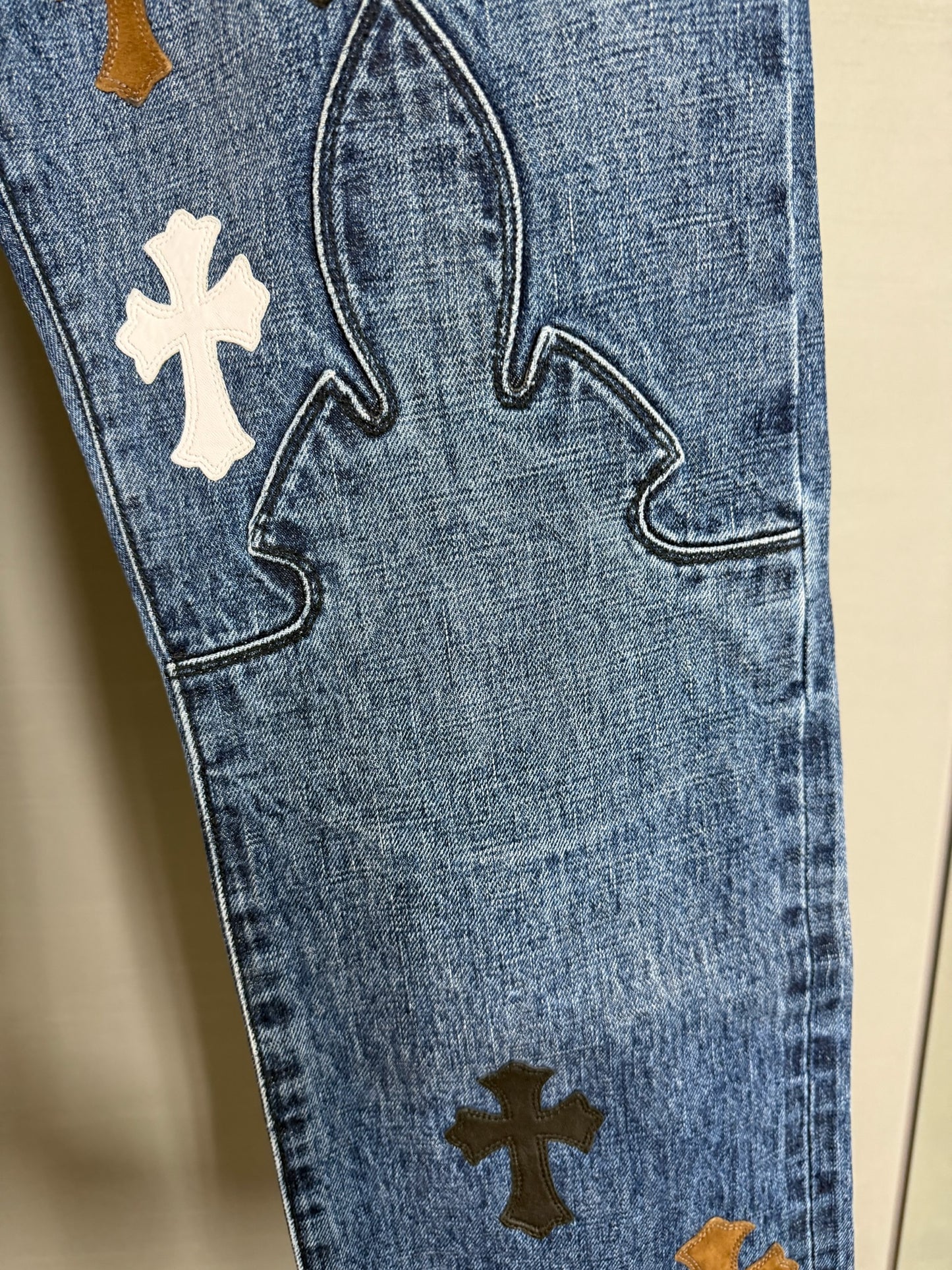 Chrome Hearts Cross Patch Fleur Knee Jeans