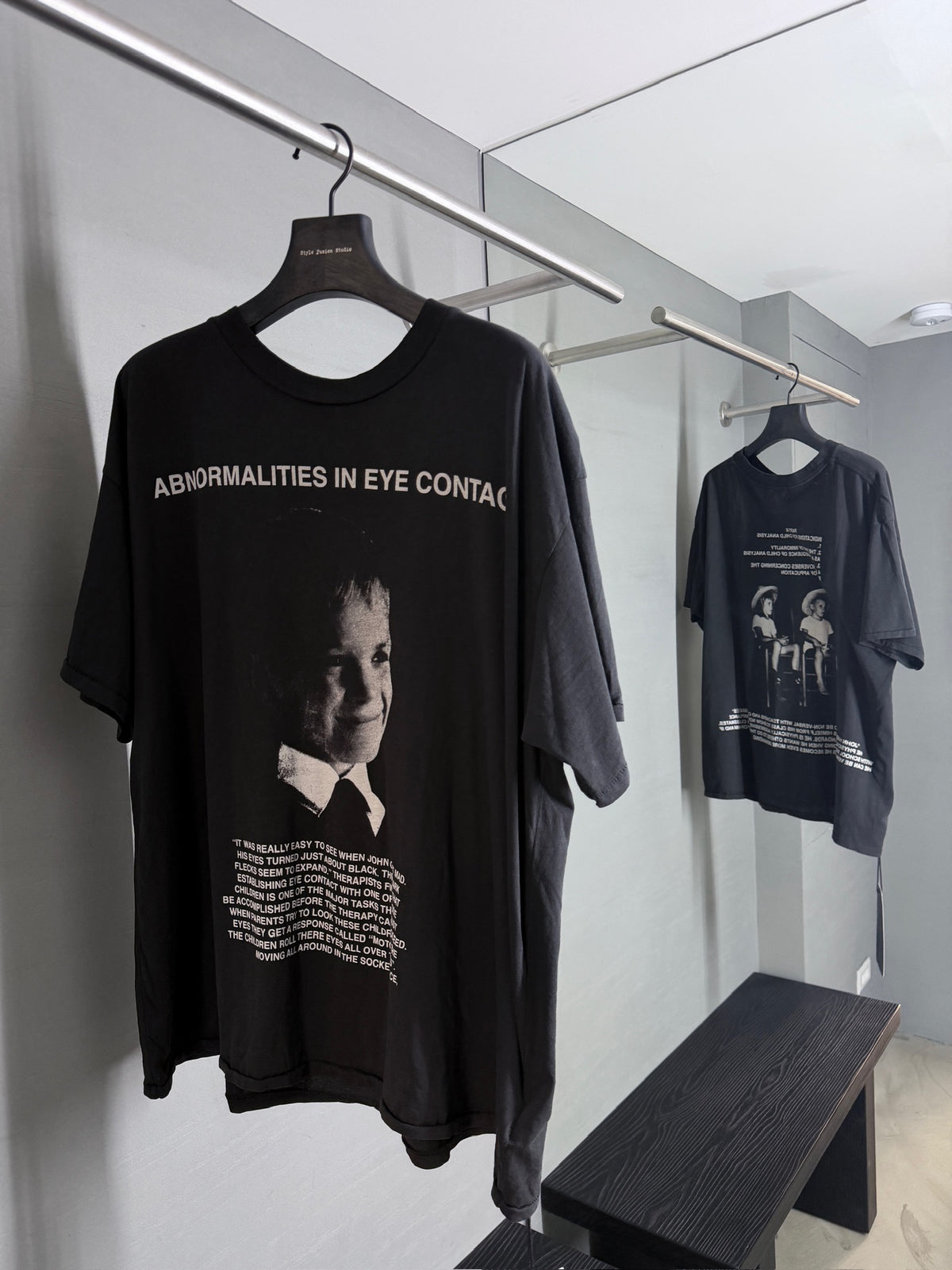 Enfants Riches Déprimés Abnormalities in Eye Contact T-Shirt