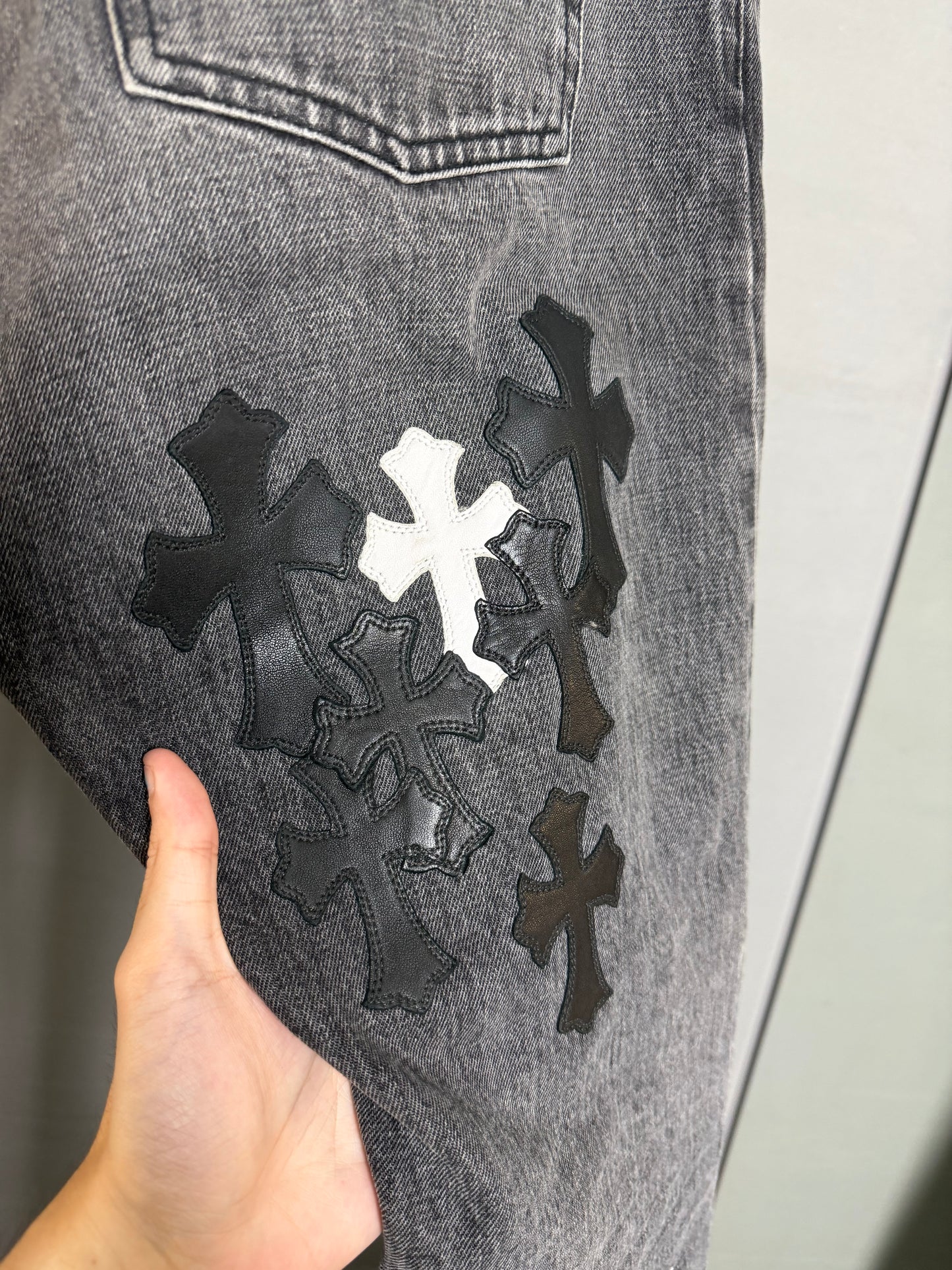 Chrome Hearts Fleur Knee Cross Patch Jeans