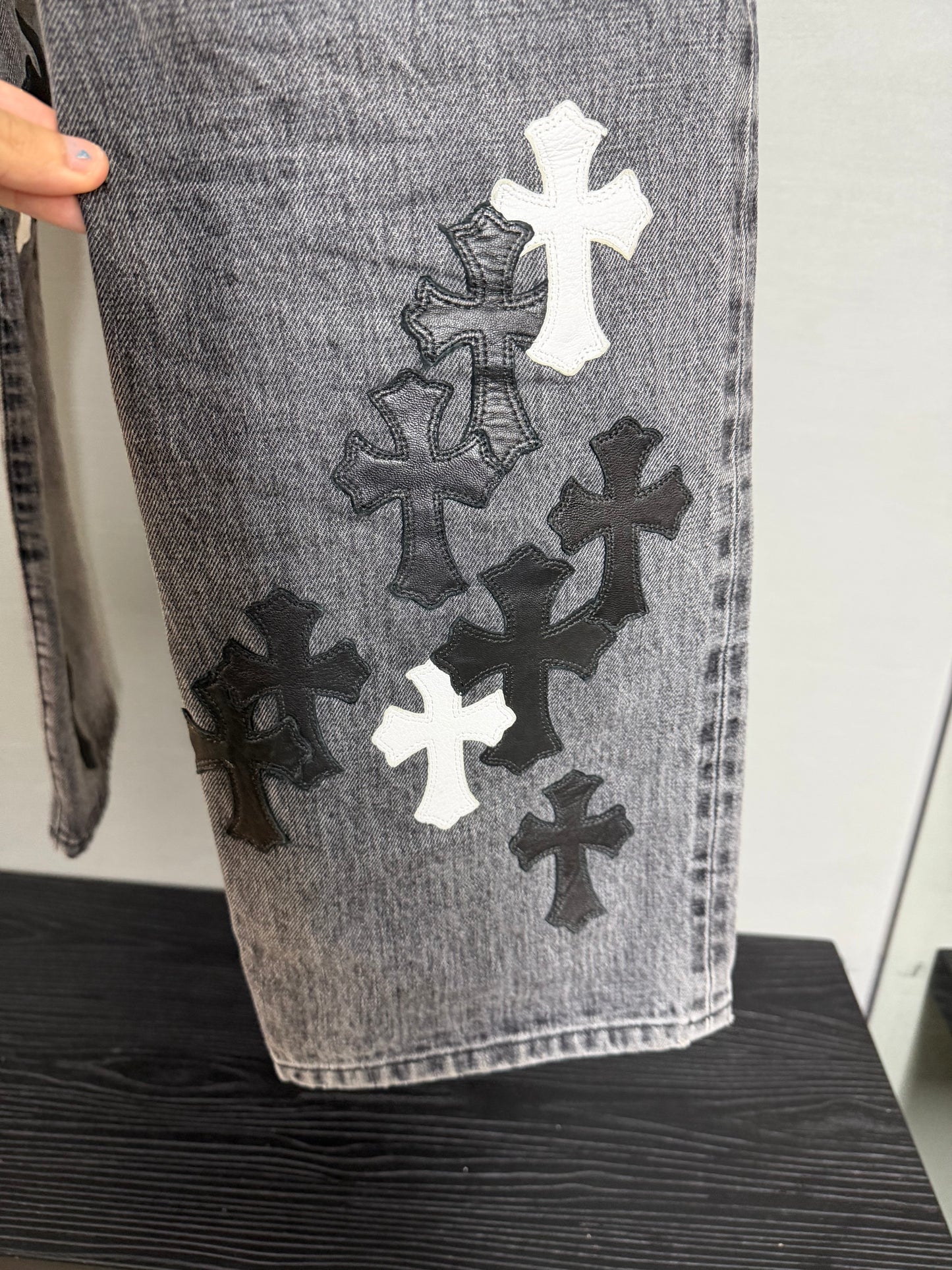 Chrome Hearts Fleur Knee Cross Patch Jeans