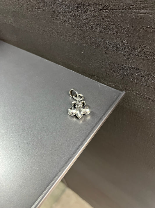 Chrome Hearts fleur pendant