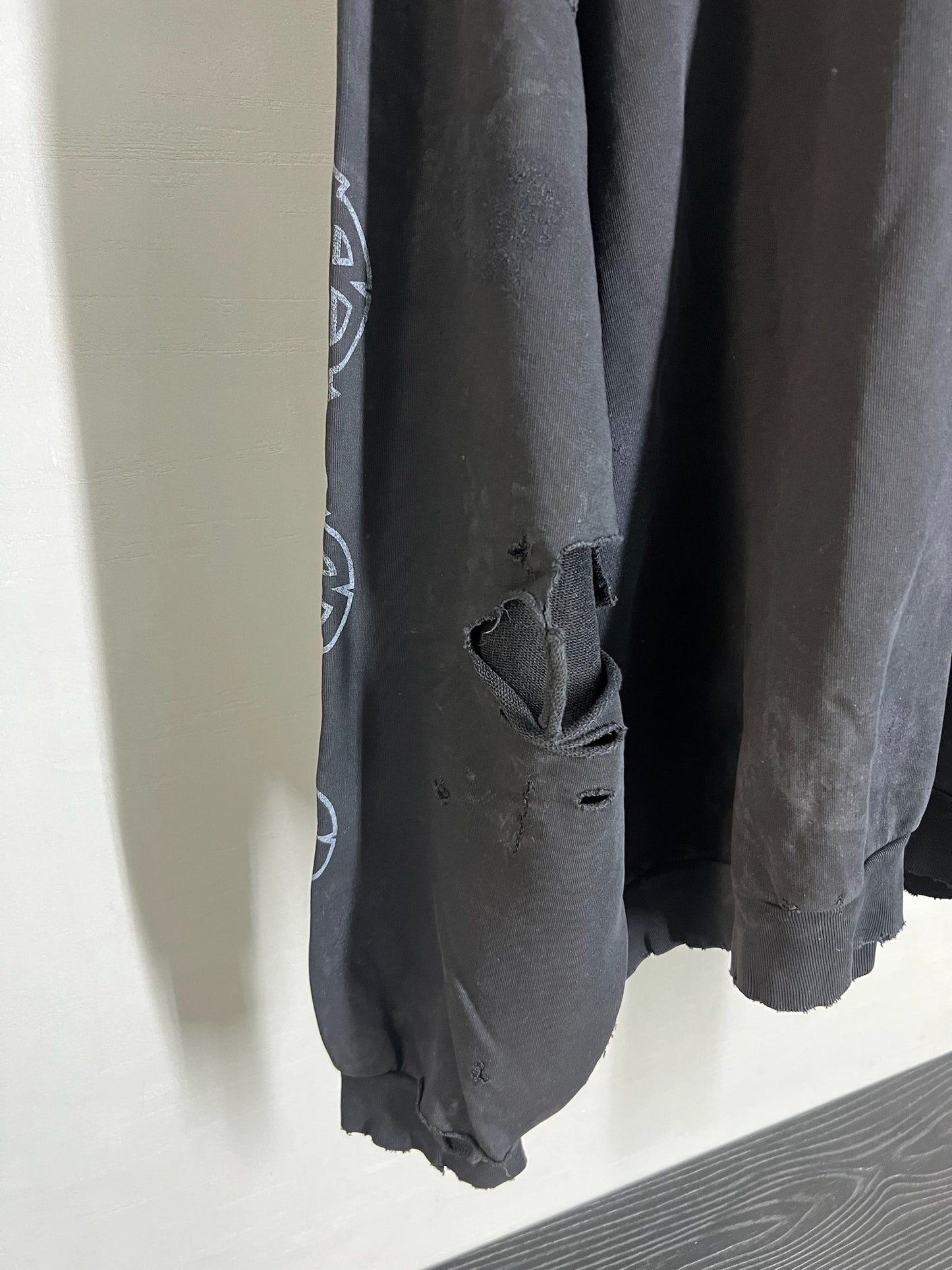 Balenciaga Paris Moon
No Pocket Hoodie