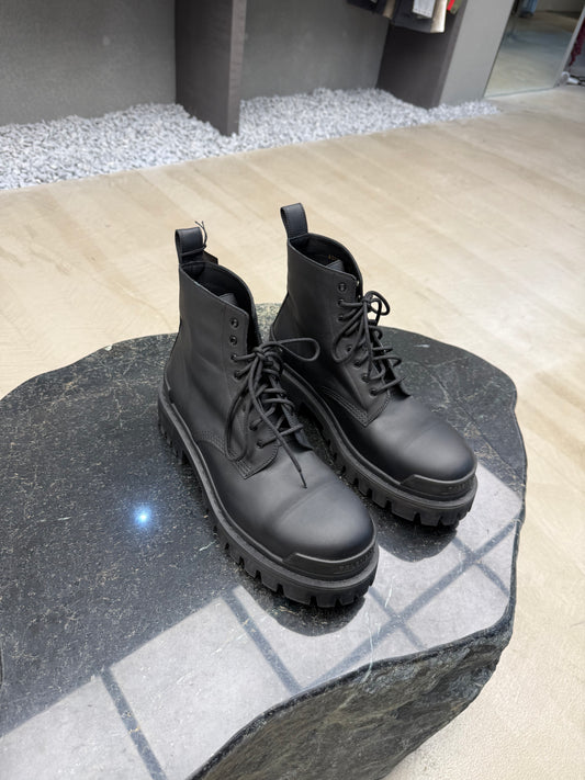Balenciaga strike combat boots